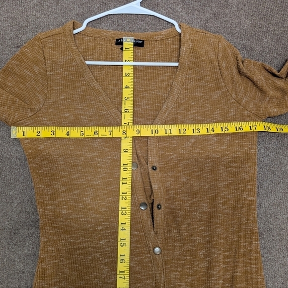 A Pea In The Pod (Small) Maternity Nursing Snap Button Dress - Picture 6 of 7